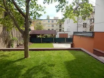 דירות פראג Garden Grape House