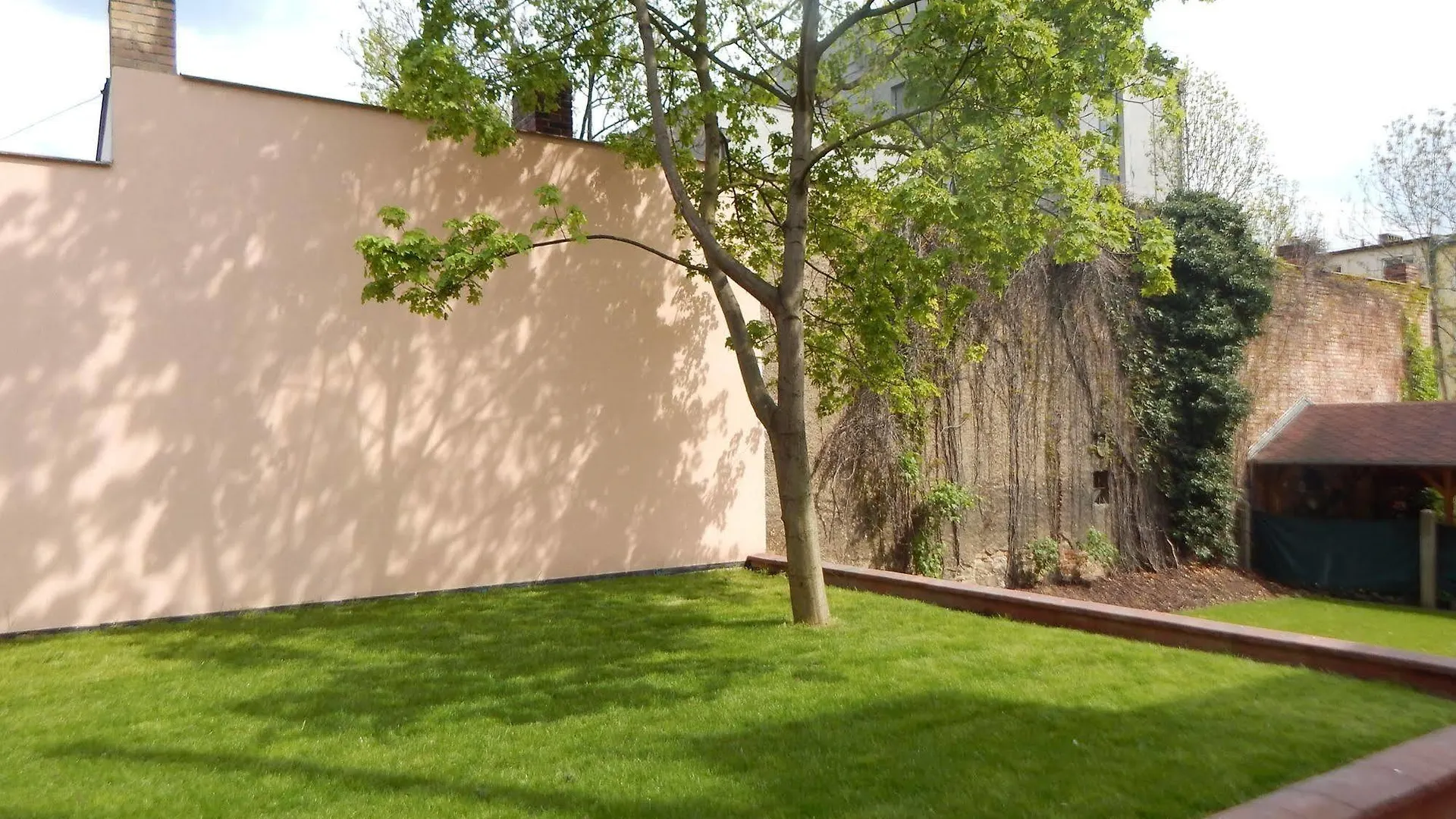 דירות פראג Garden Grape House