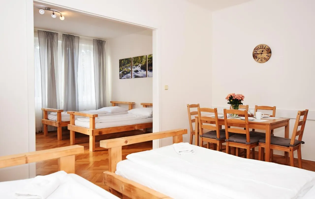 Garden Grape House Apartamento Praga 0*,